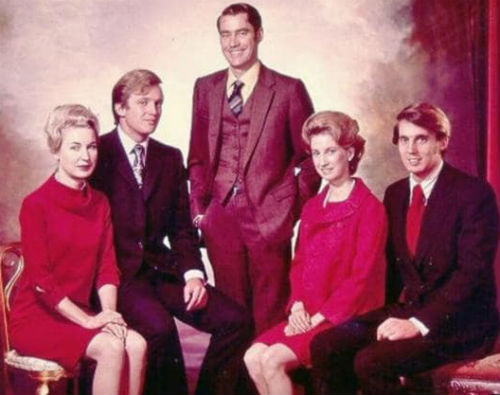 Donald Trump's siblings- Maryanne, Donald Trump, Fred Jr., Elizabeth, Robert